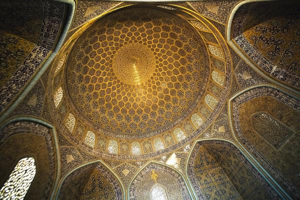Highlighting the most popular cities in Iran, including Tehran, Isfahan, Shiraz, and Yazd.