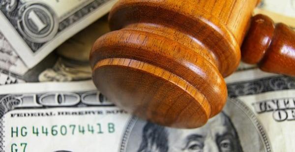 Does recruiting a financial lawyer save money?